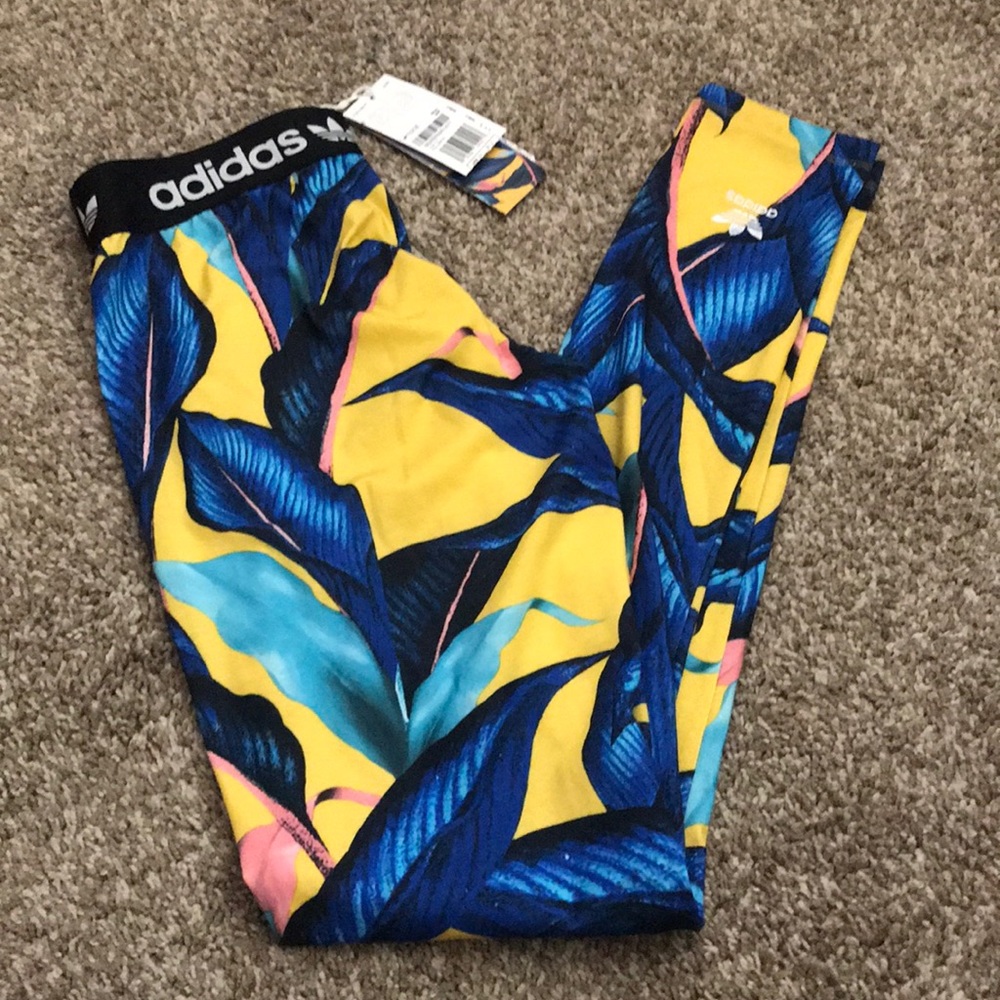 Adidas Originals x FARM Exclusive Brazil leggings!